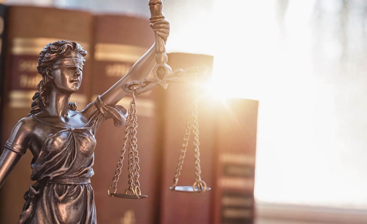 Фотосессия на рабочем месте адвокат