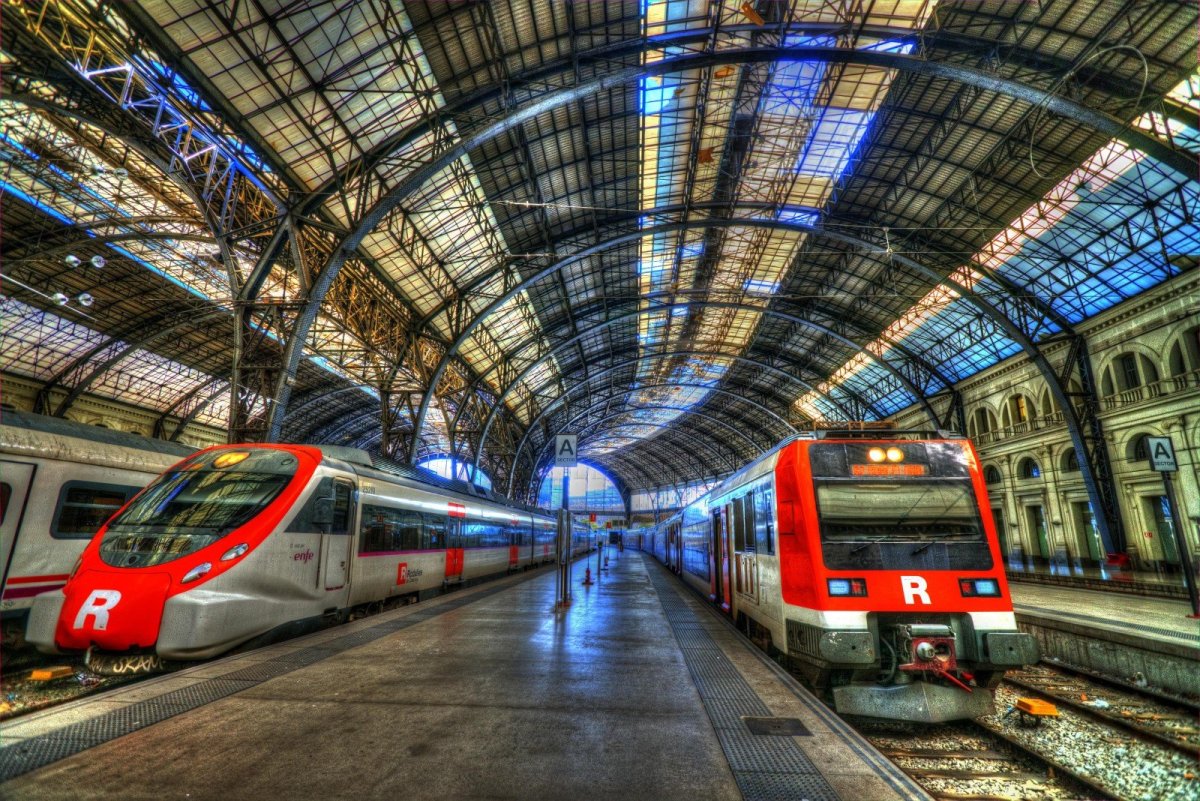 Поезд на вокзале