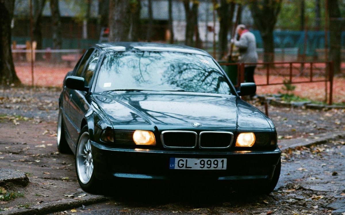 BMW 740 e38 бумер