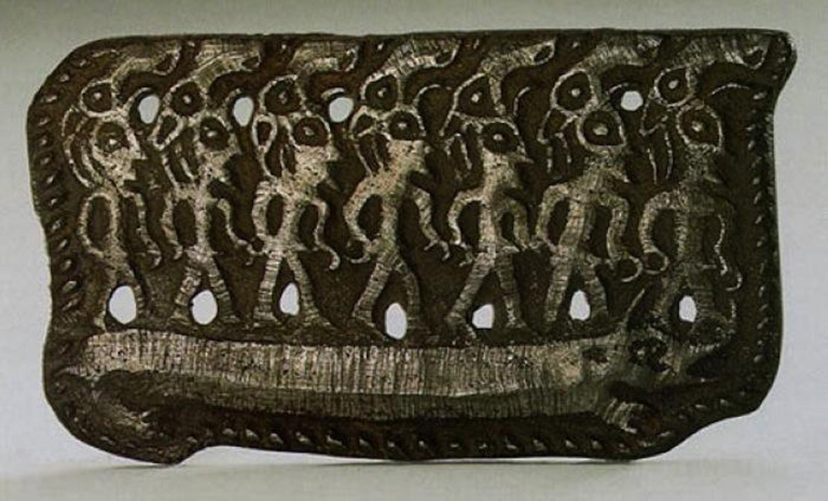 Медведь в жертвенной позе Пермский звериный стиль