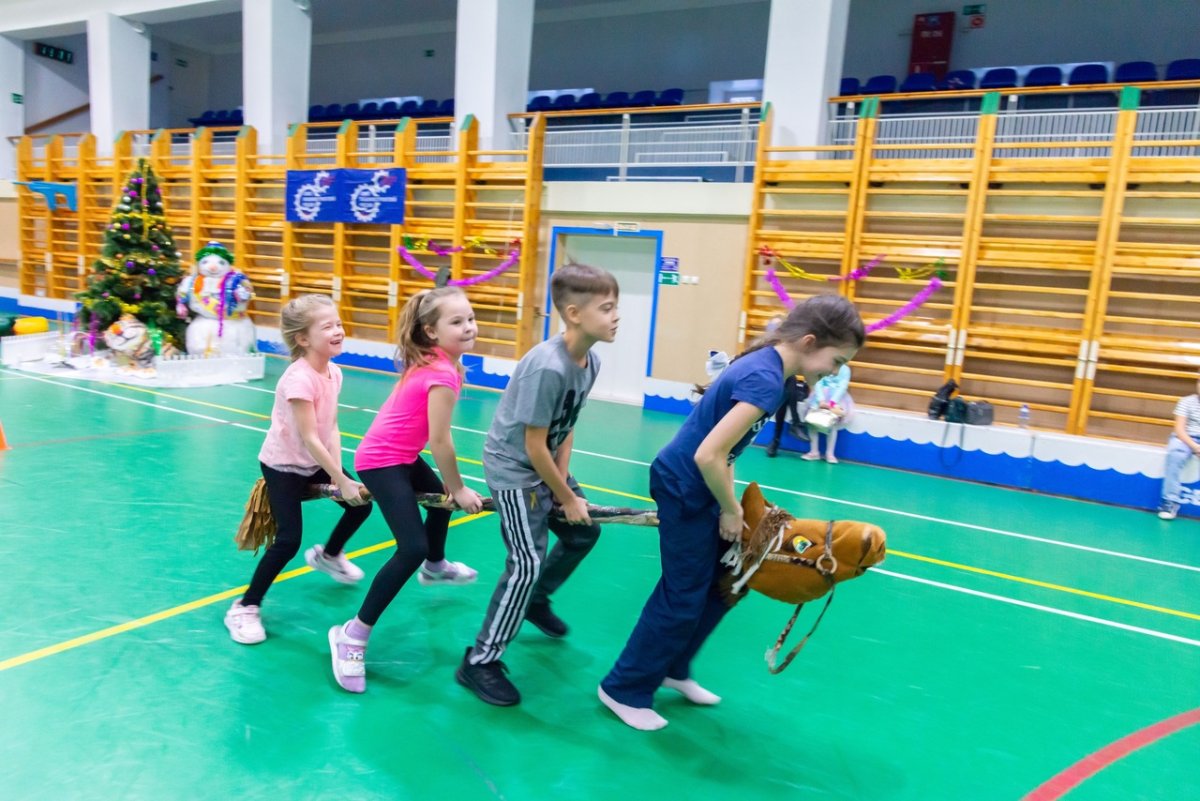 Провести Веселые старты