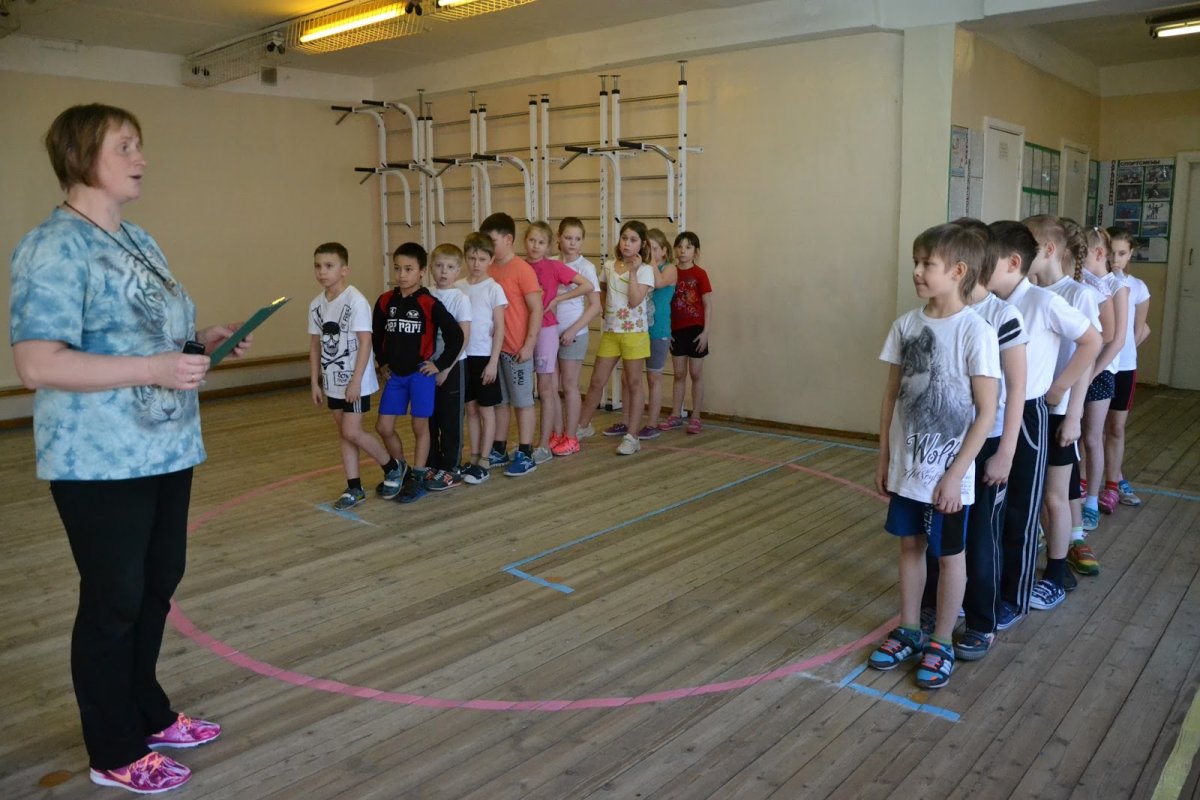 Весёлые старты эстафеты для начальной школы на улице