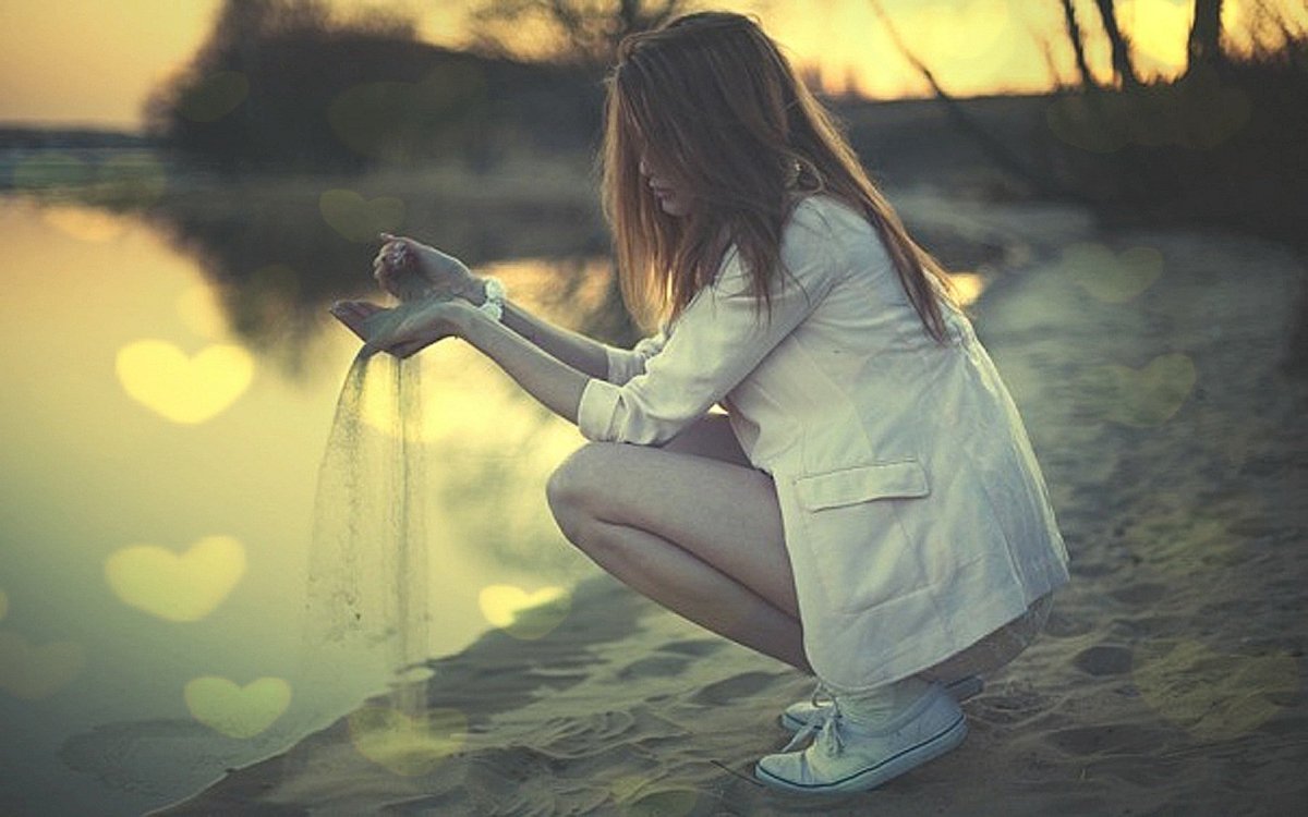 Грустная девушка