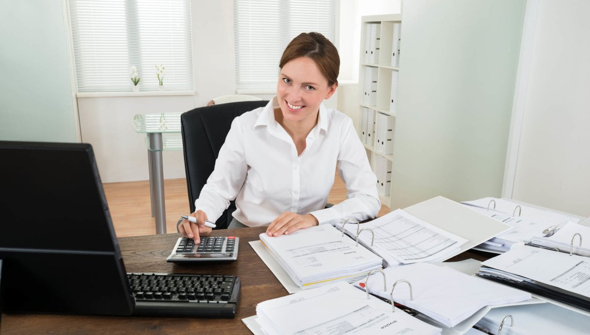 Женщина главный бухгалтер