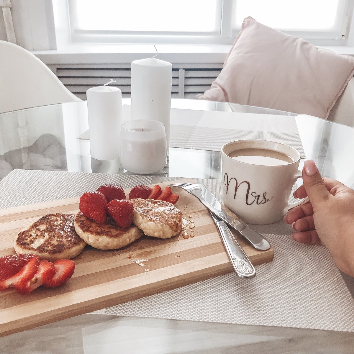 Завтрак в постель девушке