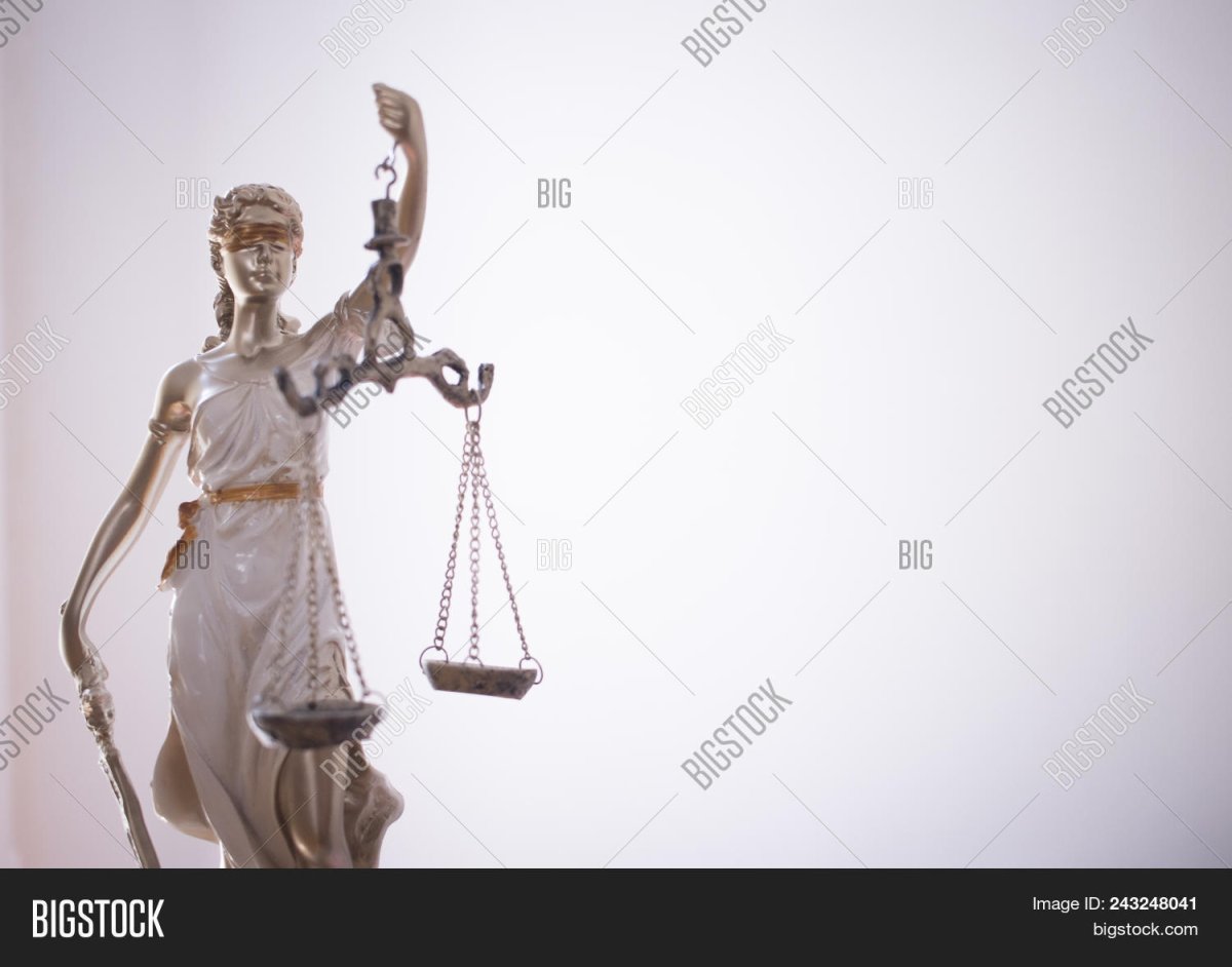 Открытка с Фемидой