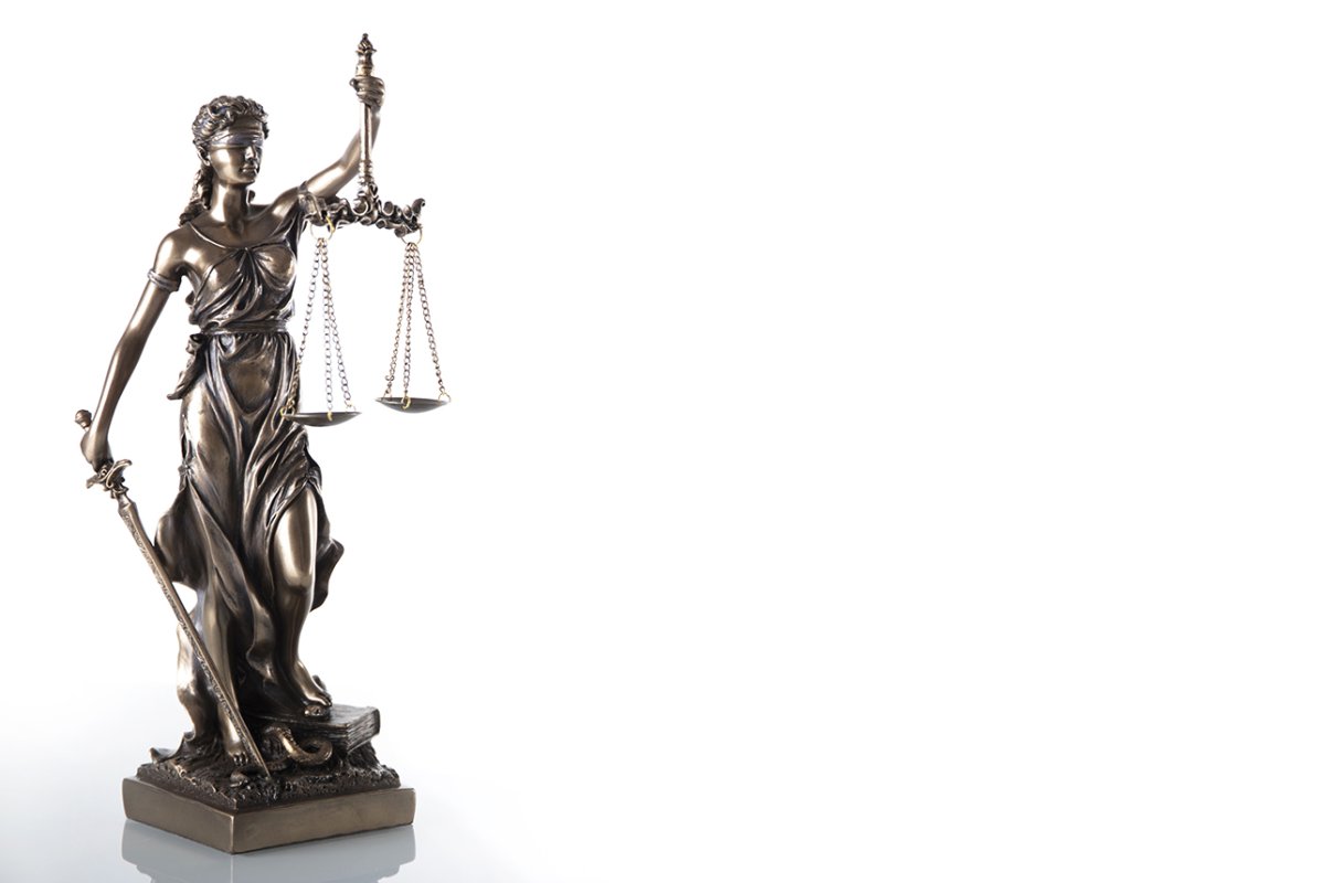 Символ правосудия в России