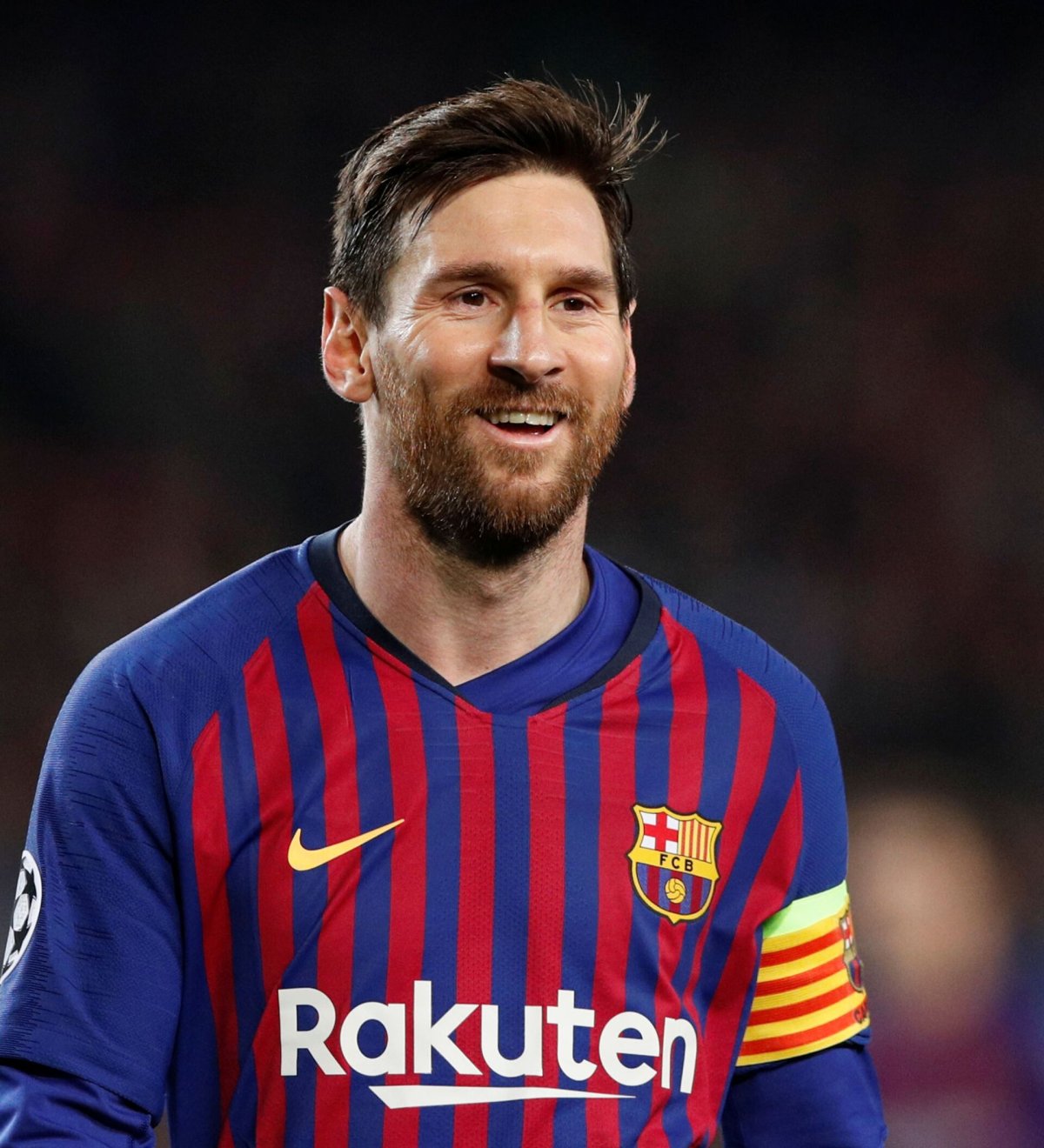 Лионель Месси улыбается