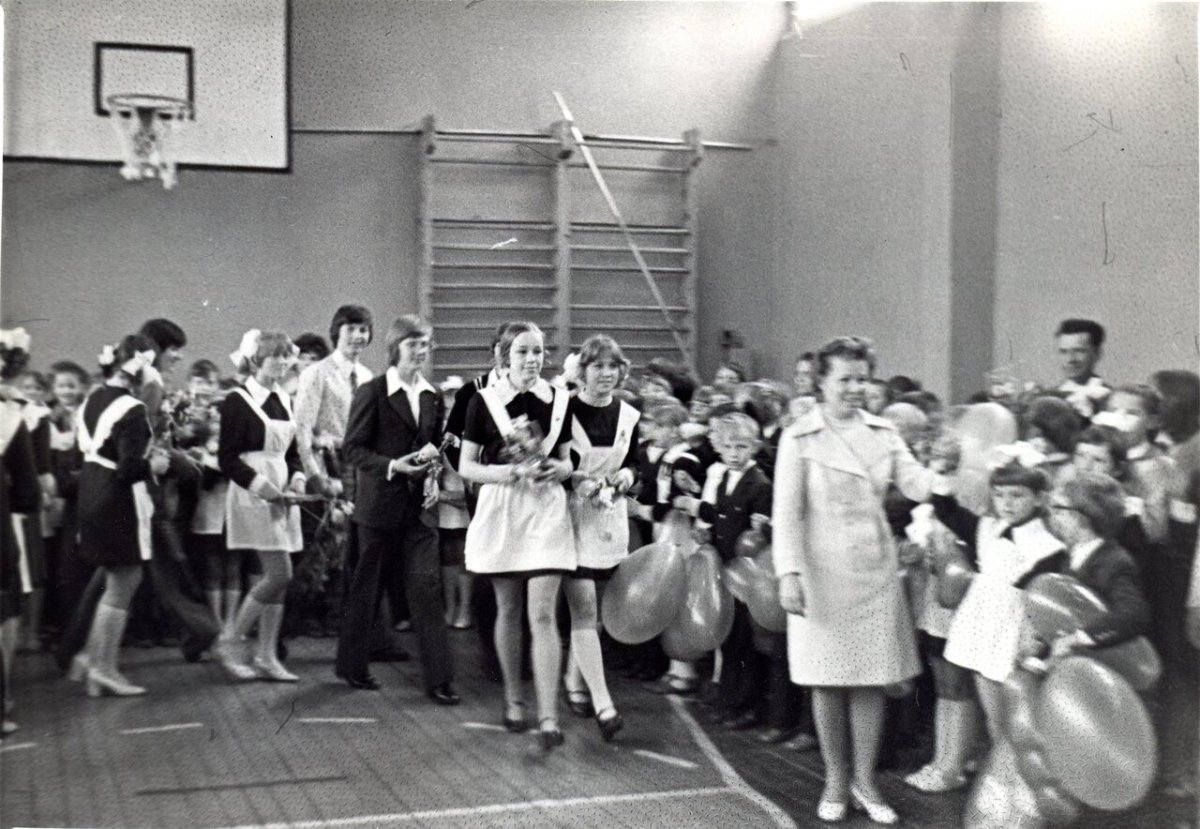 Советские школьники на перемене