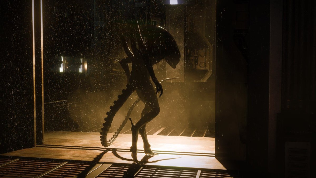 Алиенс оплодотворил Келли