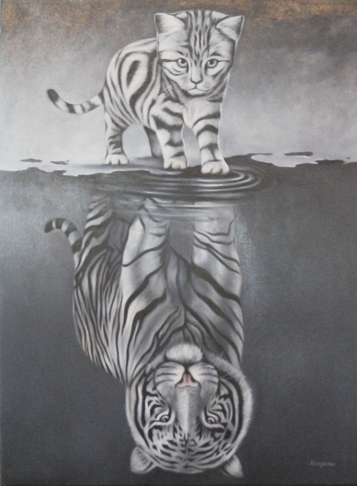 Котята которые отражаются в луже тиграми