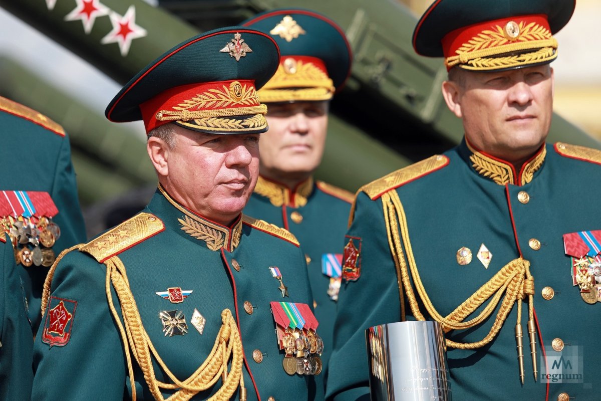 Командующий ЗВО Журавлев