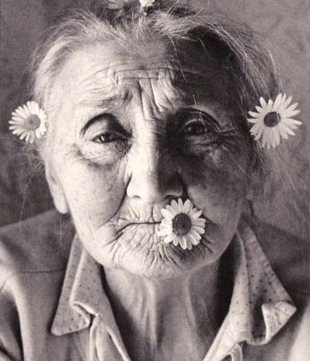 Глубокая женская старость картинки