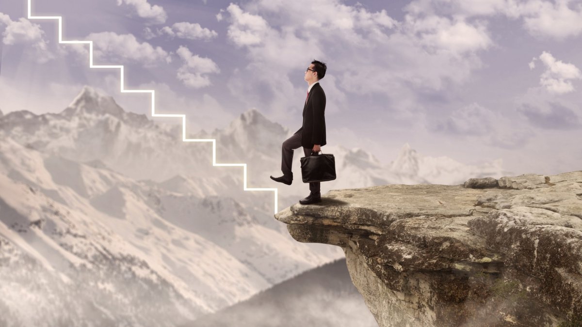 Человек идет к цели