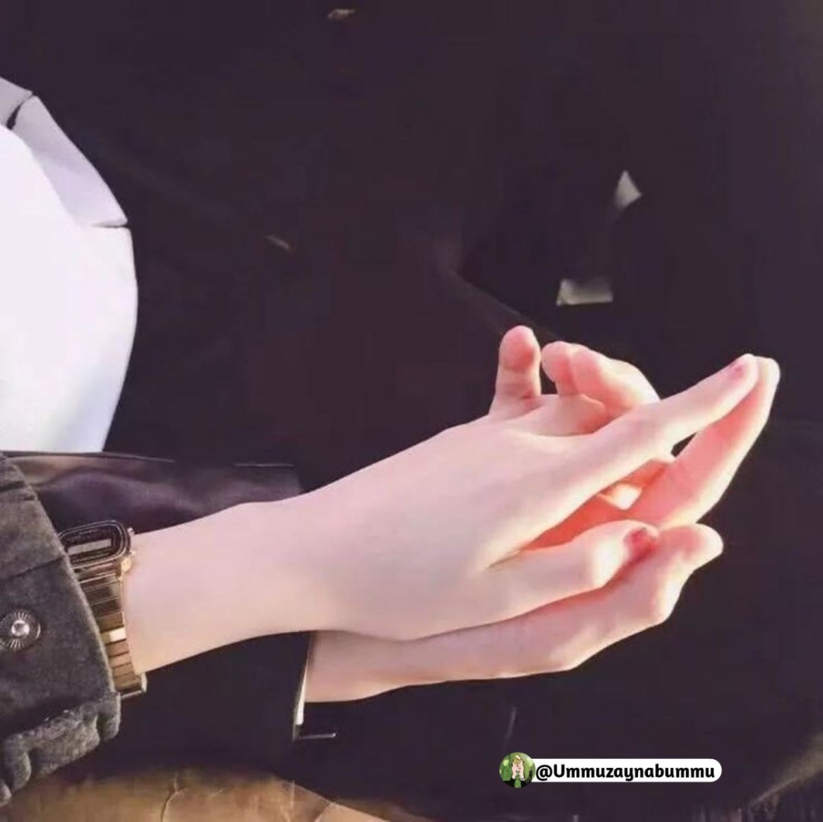 Руки парня и девушки Эстетика