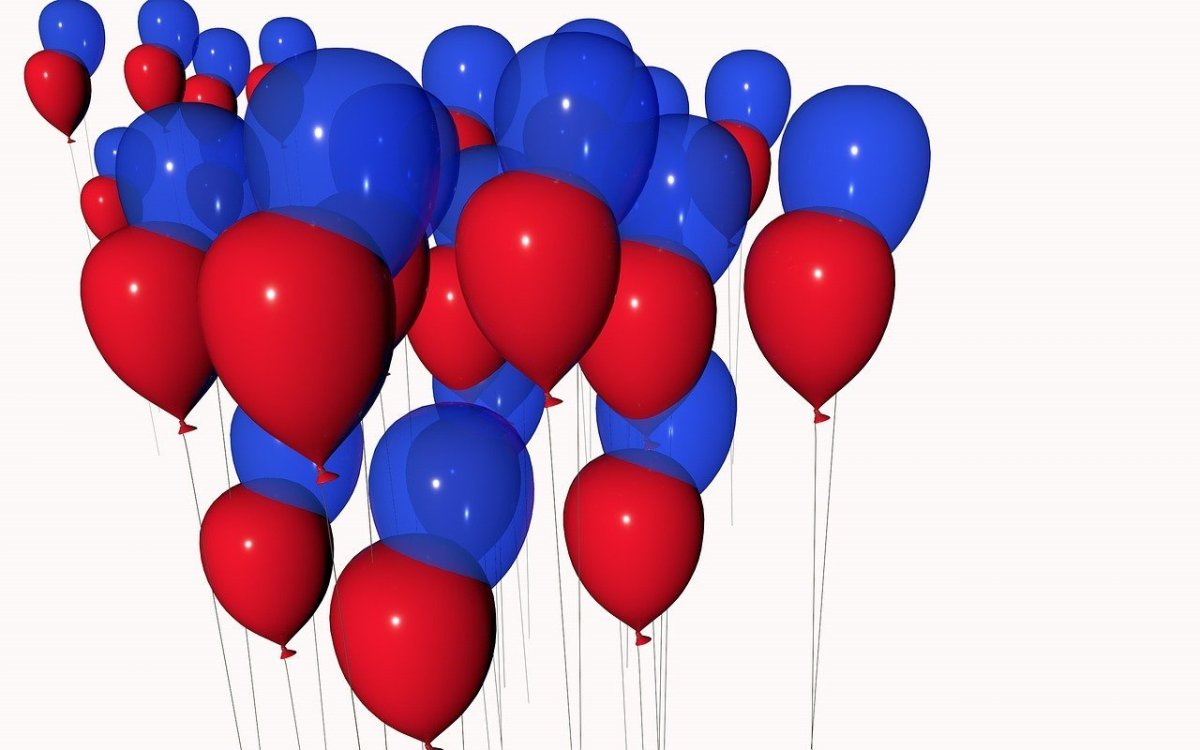 Воздушные шары сине красные