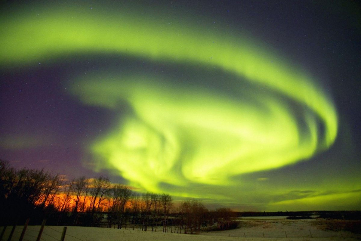 Атмосферное явление полярное сияние