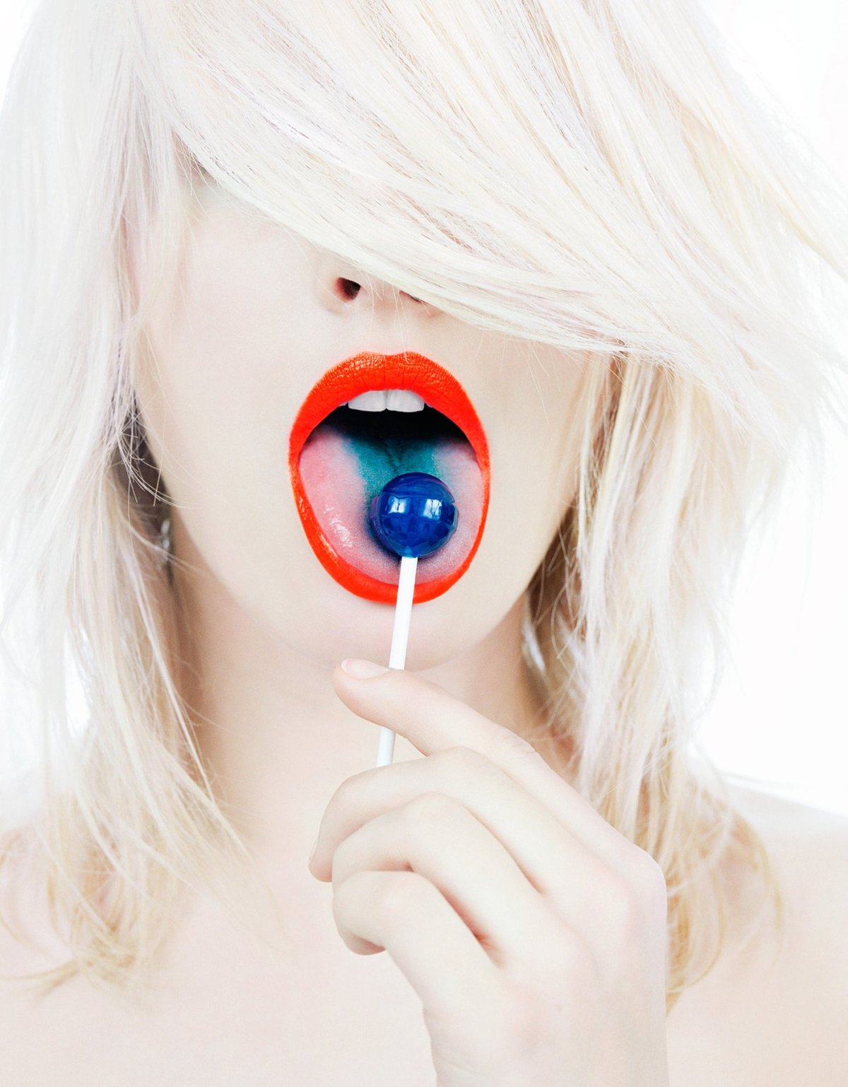 Девушка и Чупа Чупс