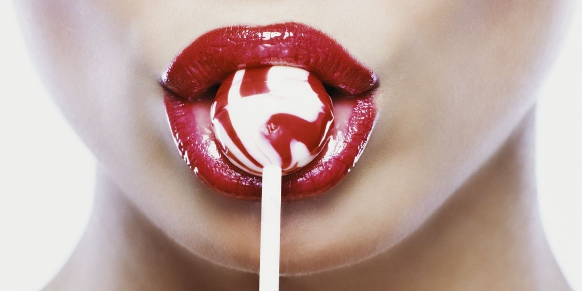 Губы с леденцом