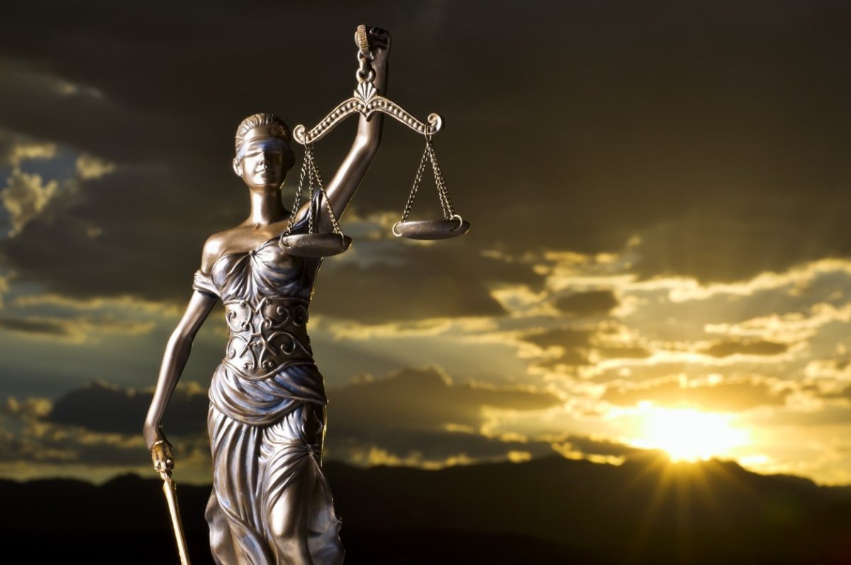 Статуя правосудия Фемида