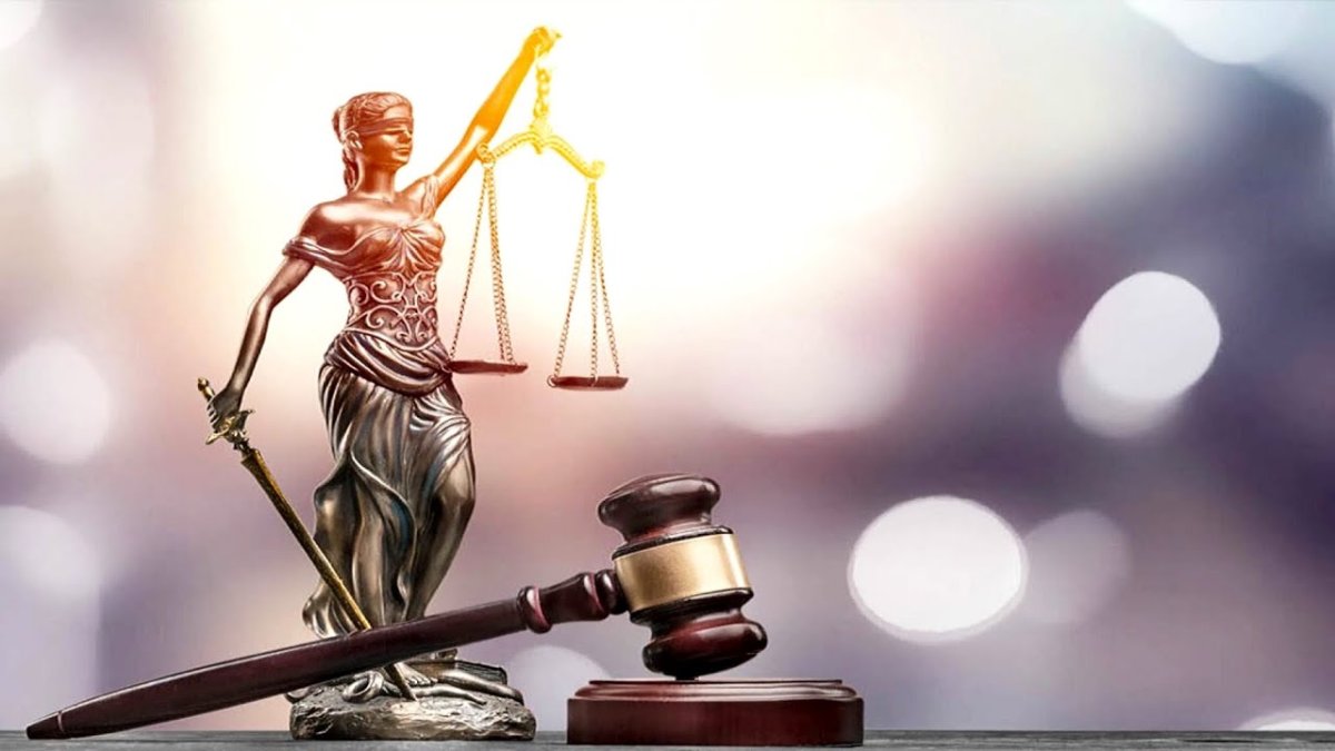 Статуя Богини правосудия Фемиды