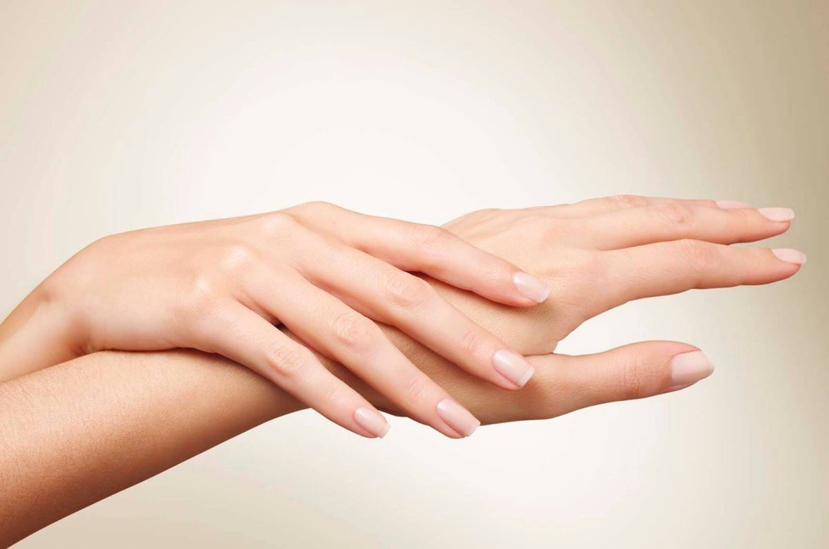 Красивые кисти рук