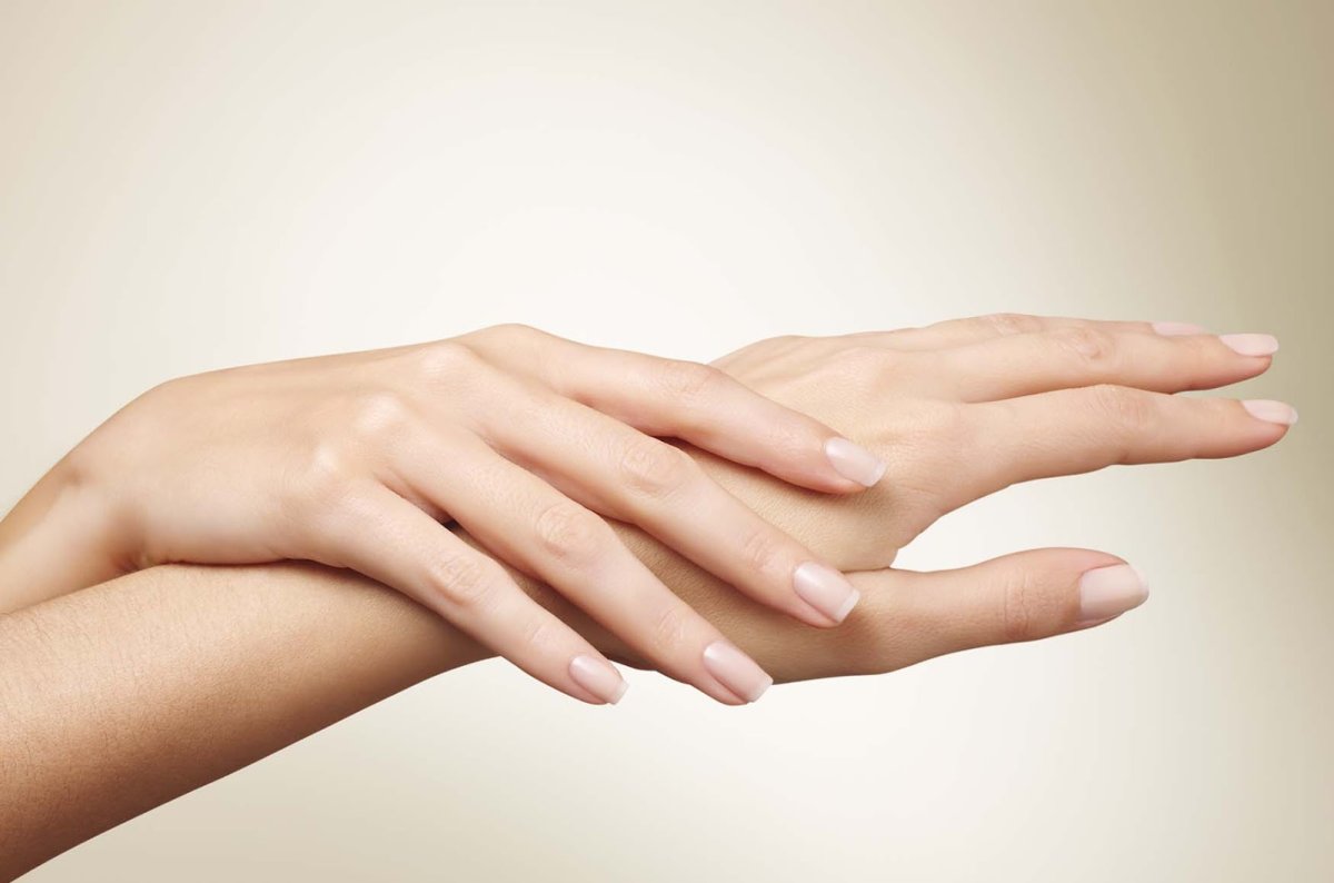 Красивые женские руки