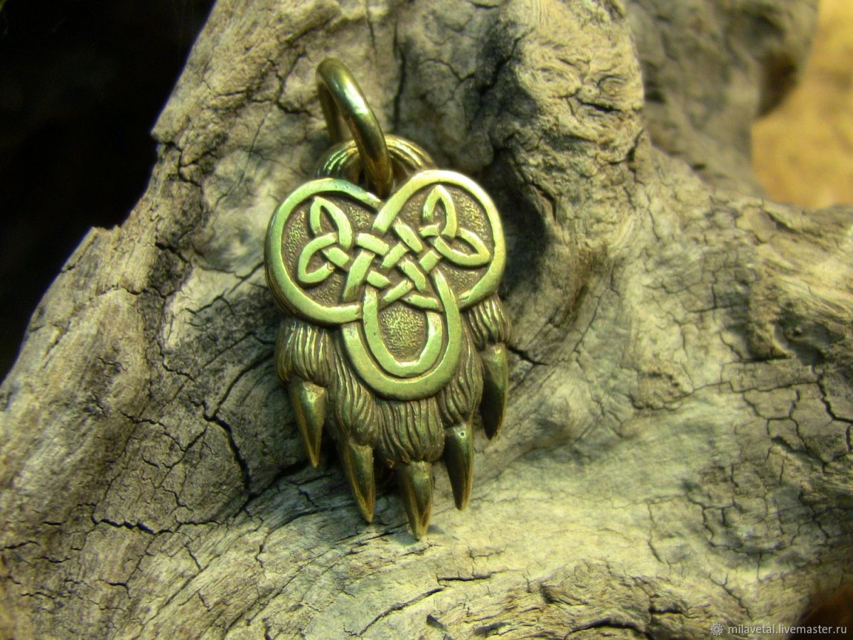 Медвежья лапа Славянский оберег