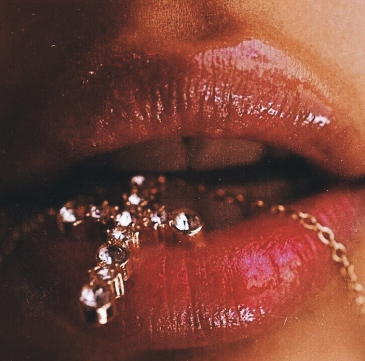 Губы Эстетика