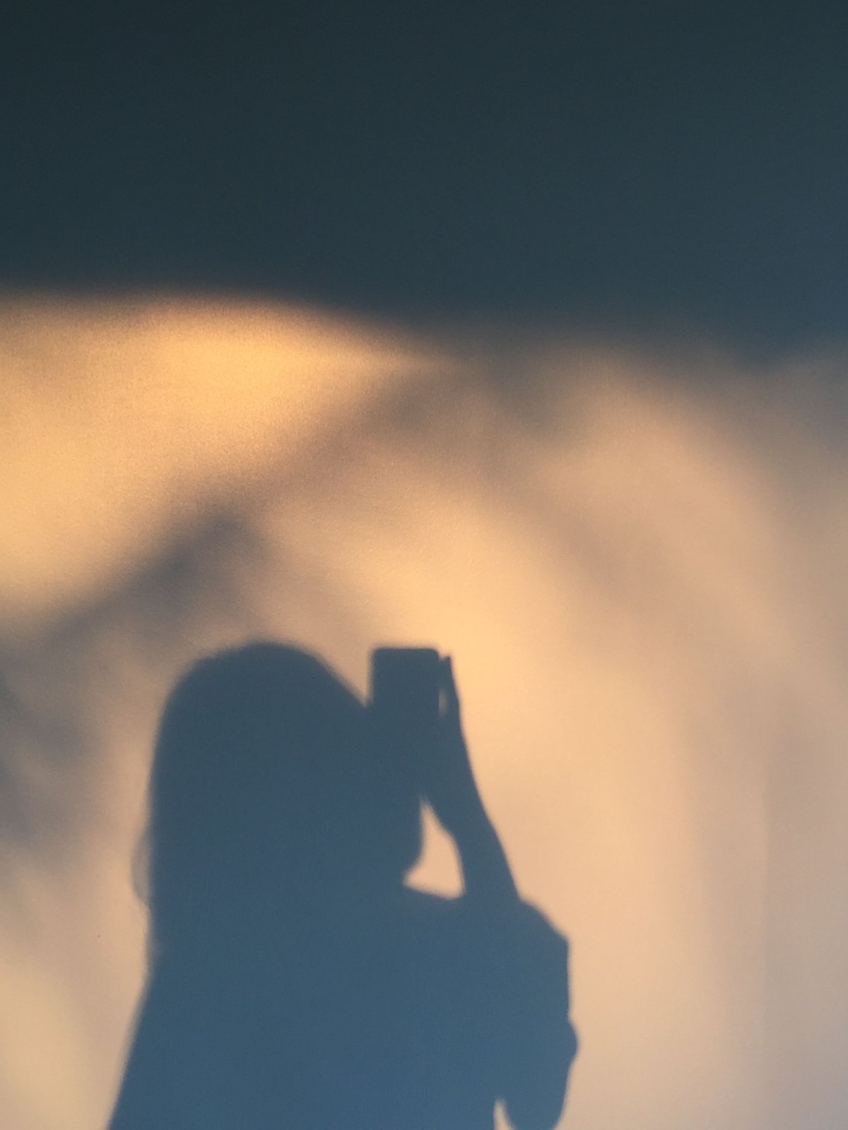 Парень в тени