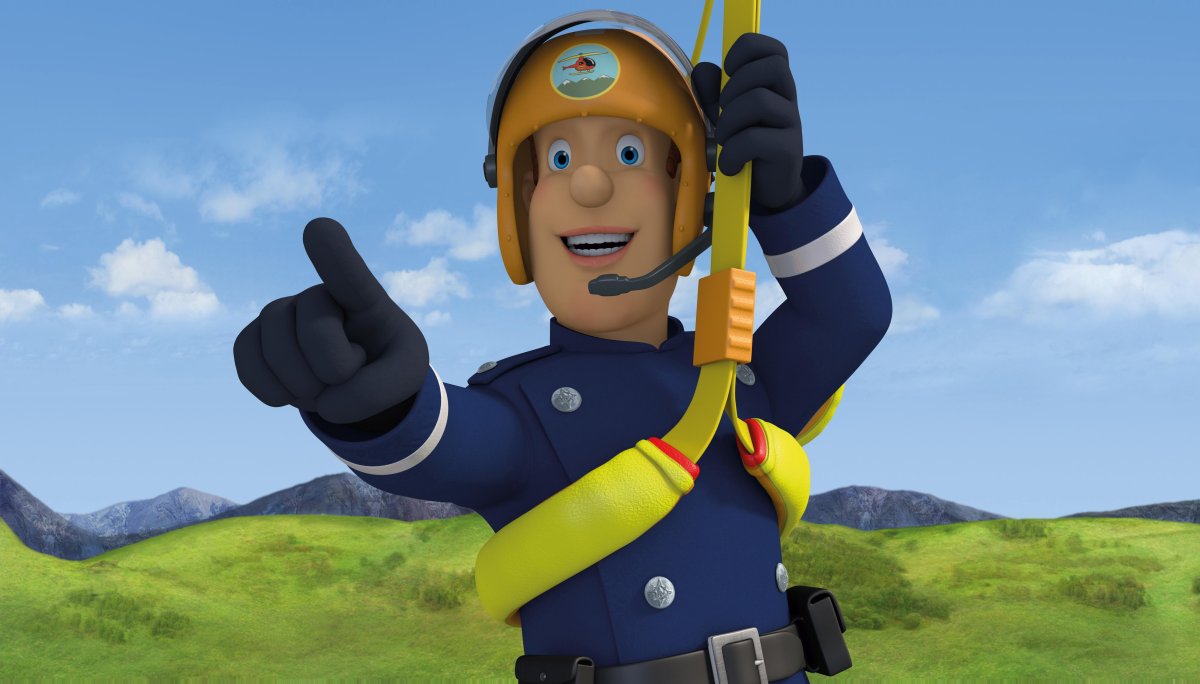 Фигурка пожарного из пластилина