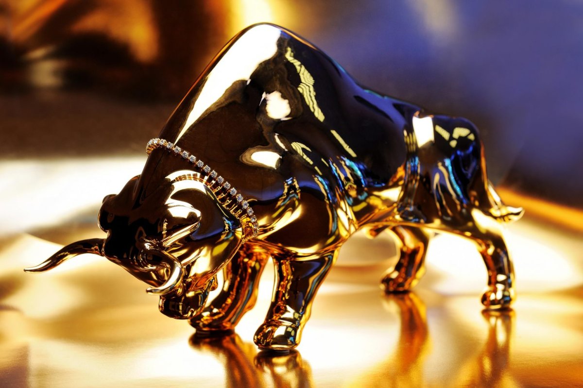 Бык в золоте серебре на рабочий стол