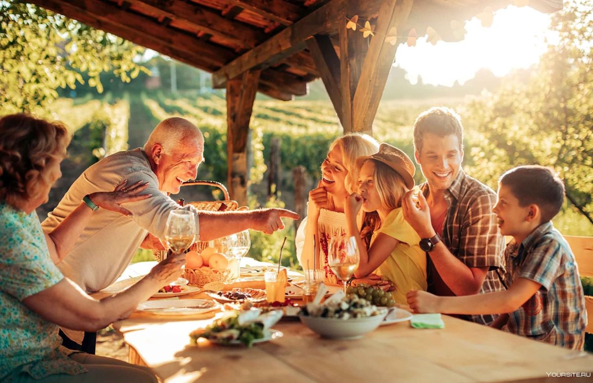 Пикник с семьей на природе