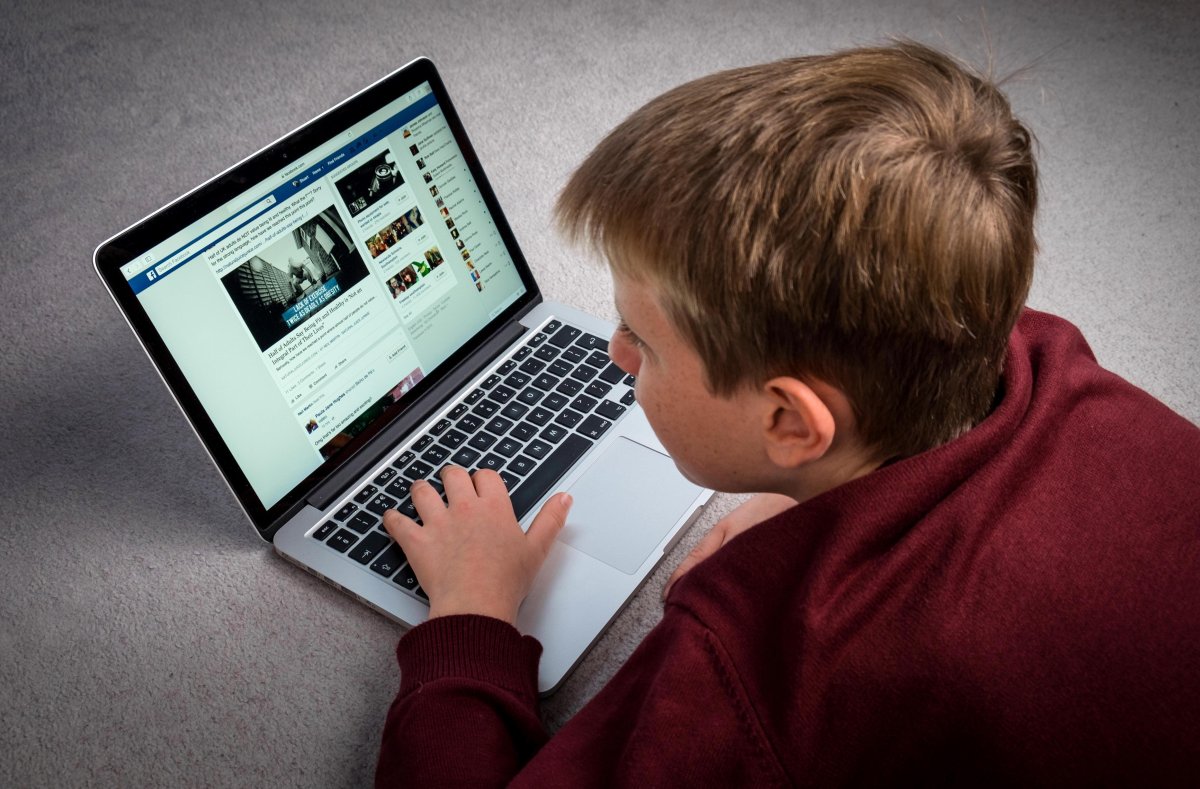 Ребенок за компьютером