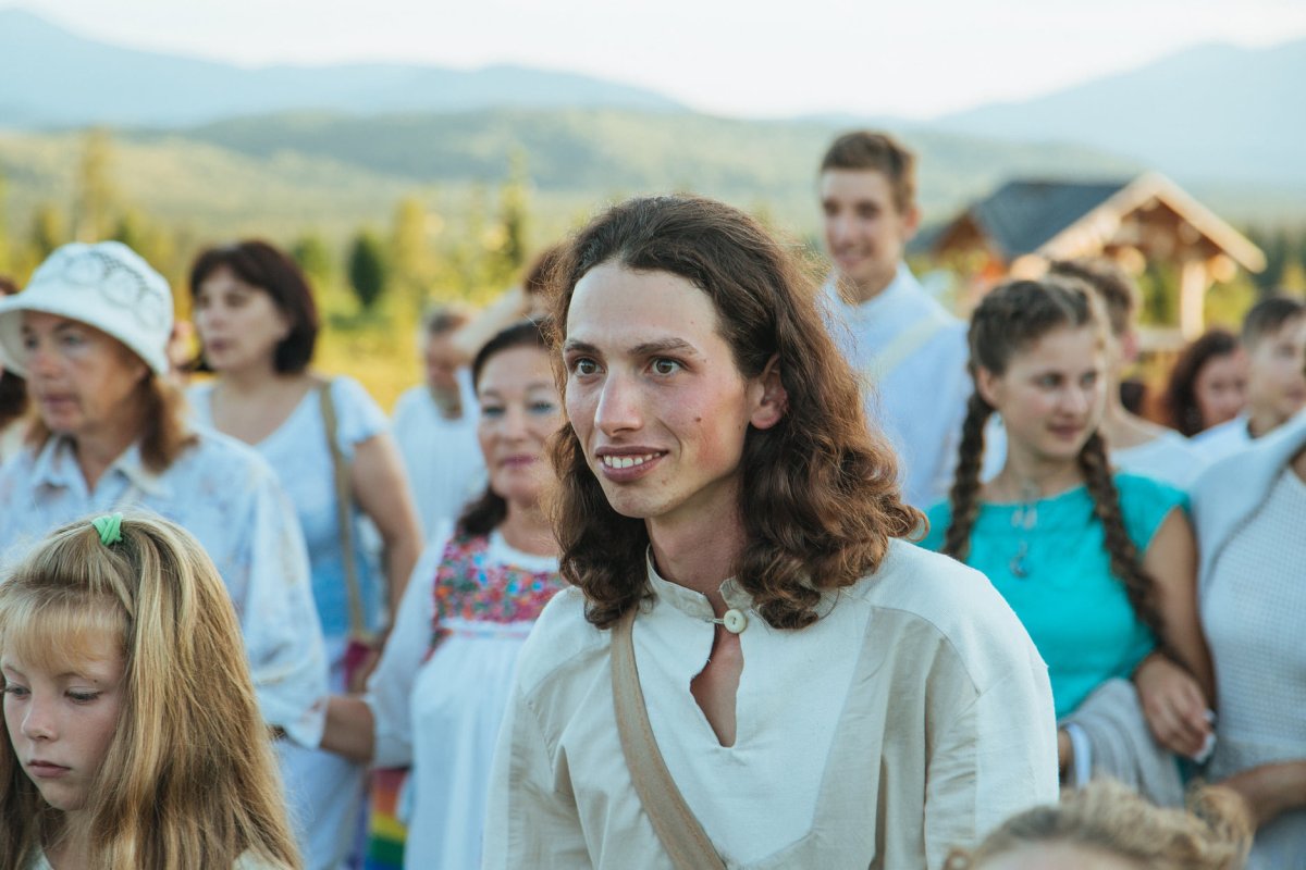 Многоженство Виссариона