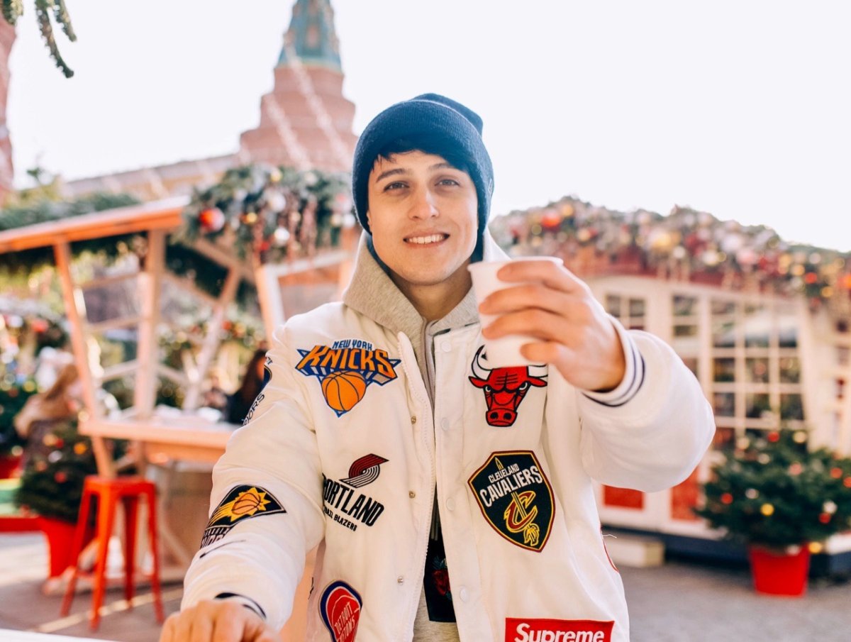 Певец Хабиб Шарипов