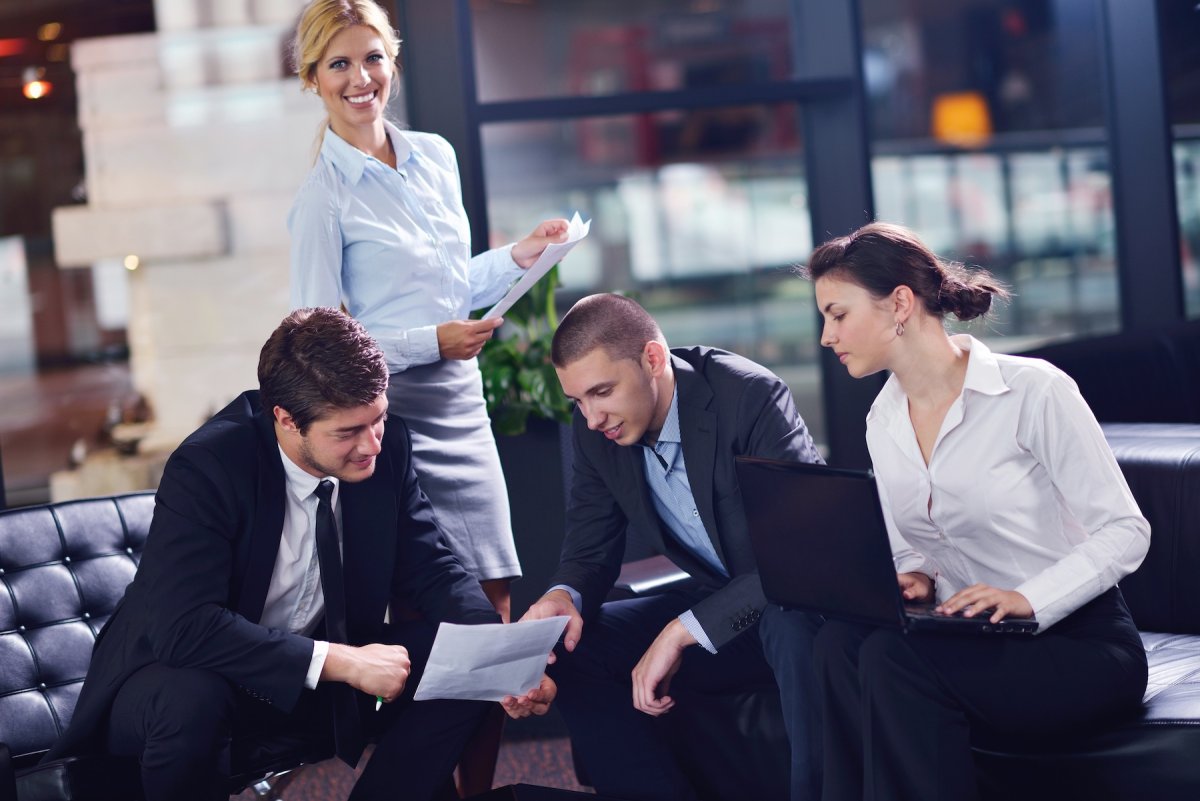 Деловые переговоры вечером