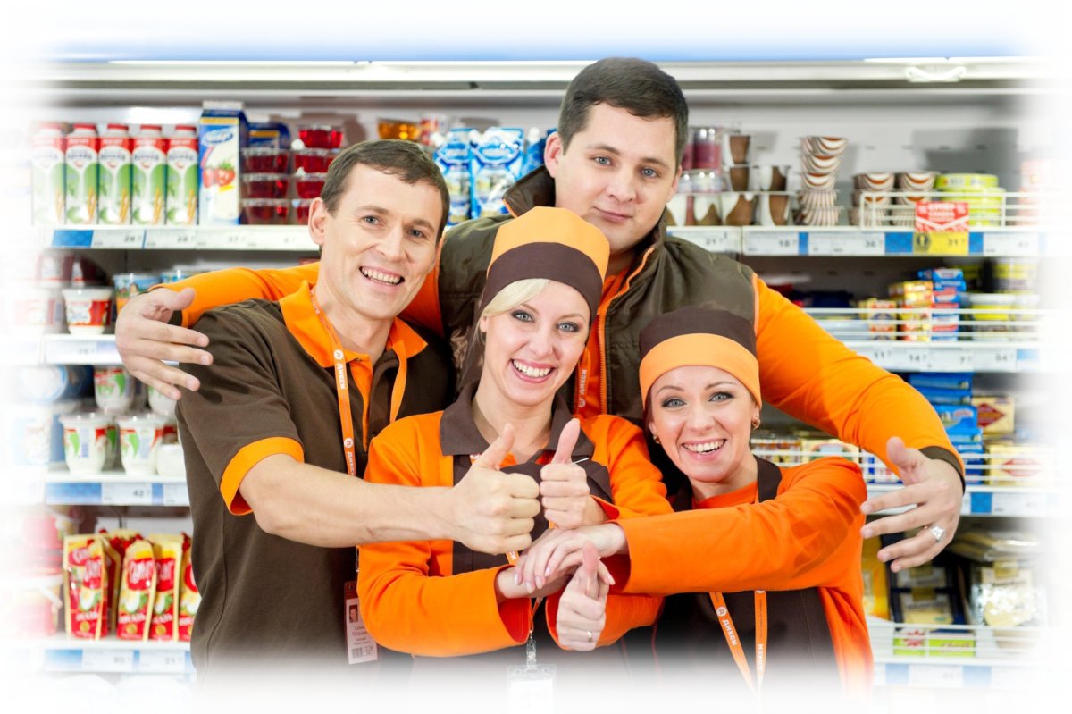 Сотрудник магазина окей