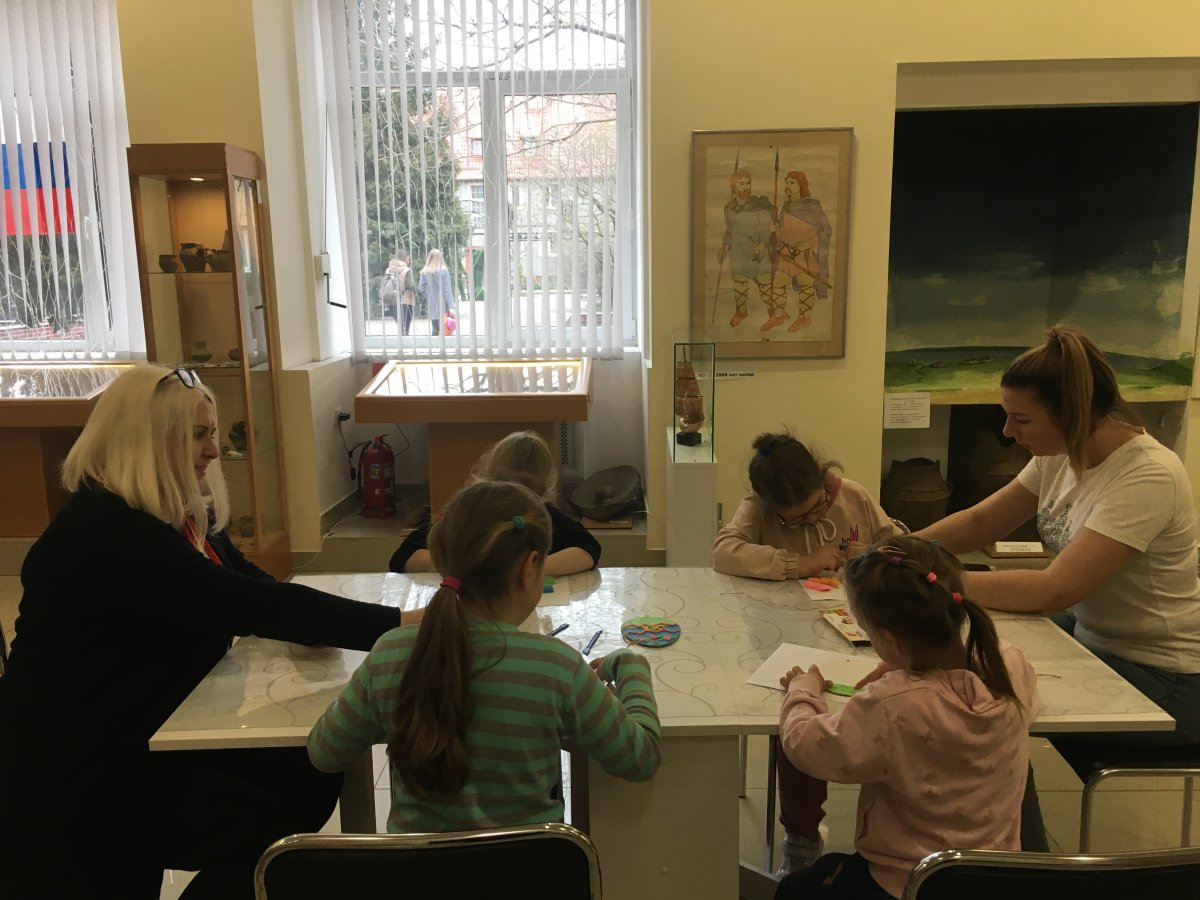 Сердечко из ладошек