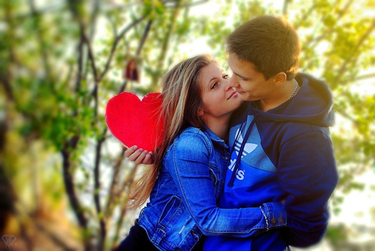 Пацан с девушкой