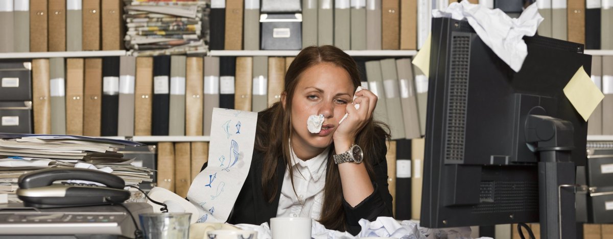 Завал бумаг в офисе