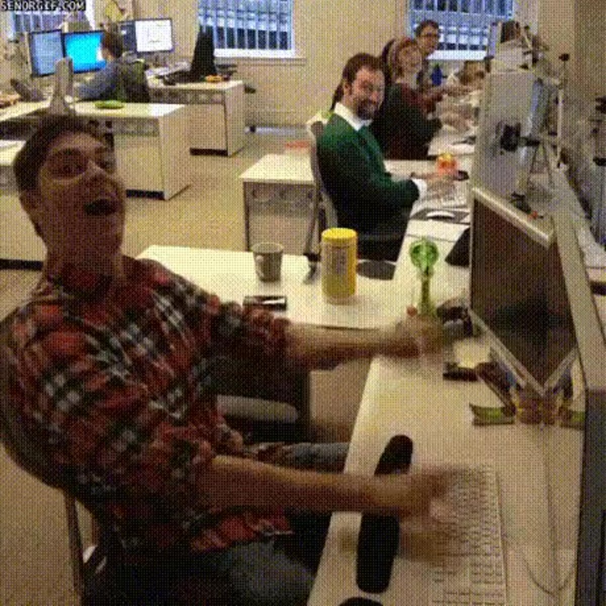 Уставшая женщина мультяшная