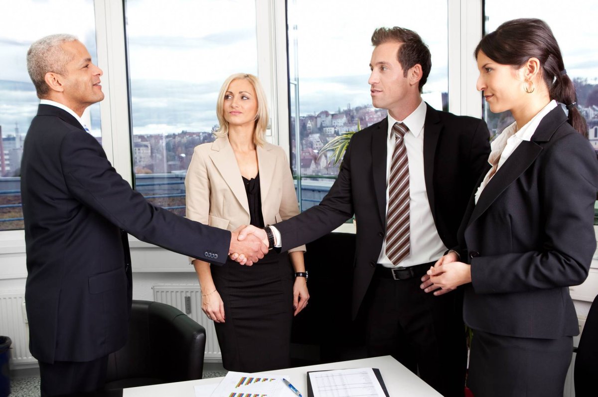 Холодные приветствия людей