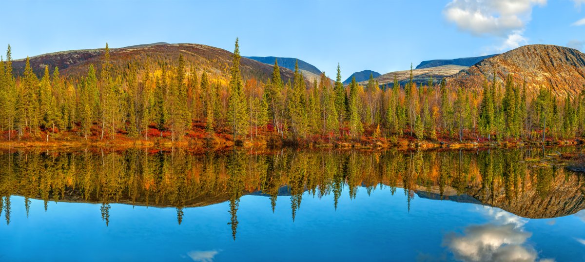 Озеро Имандра осенью