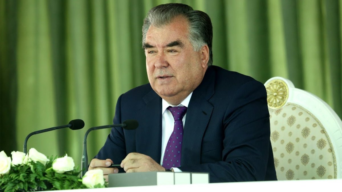 Рахмон Разаков