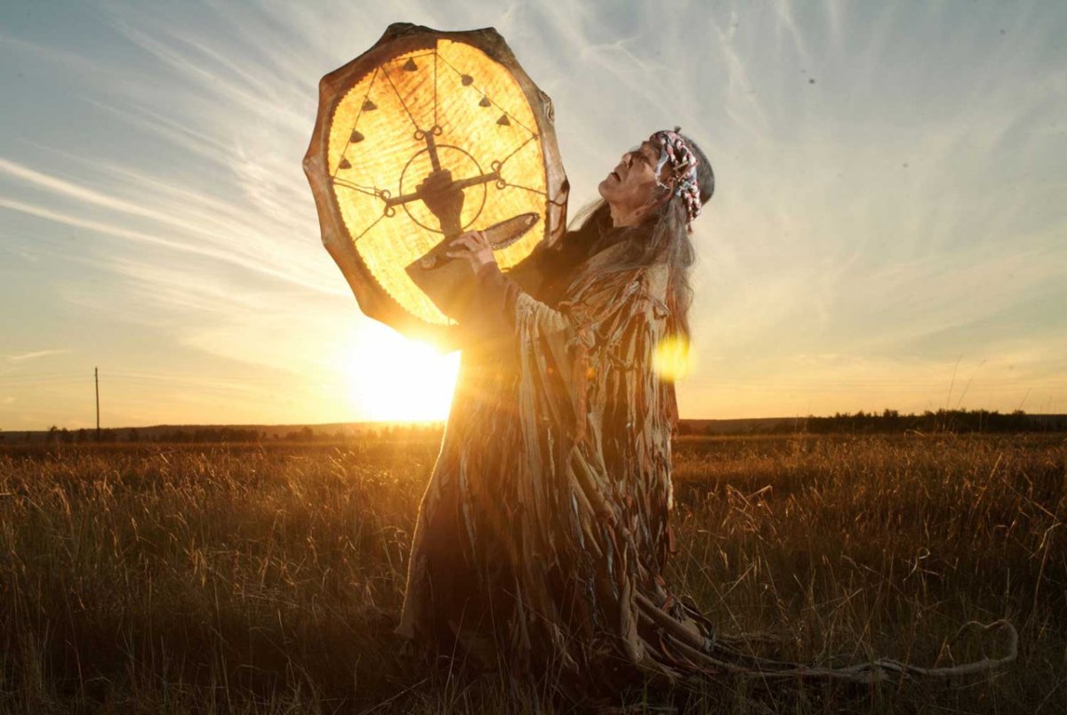 Шаманские танцы у костра