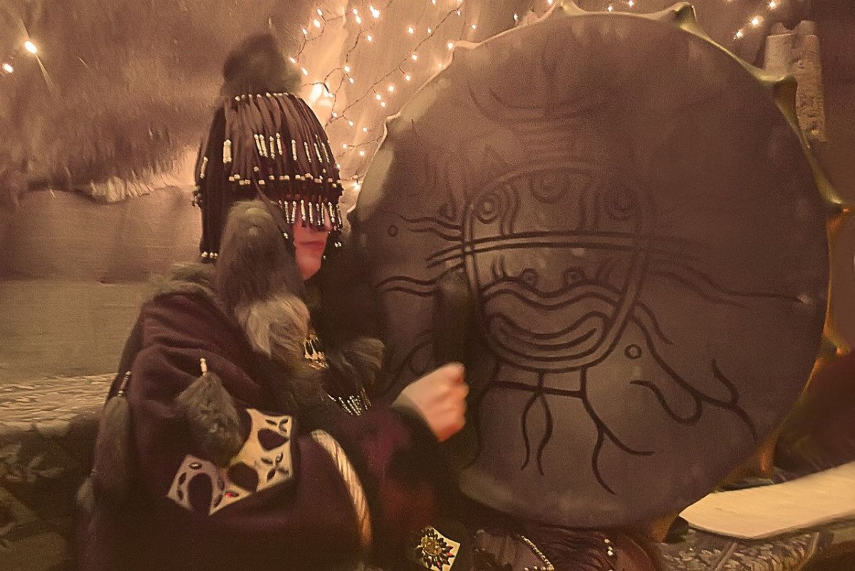 Шаманка иллюстрация