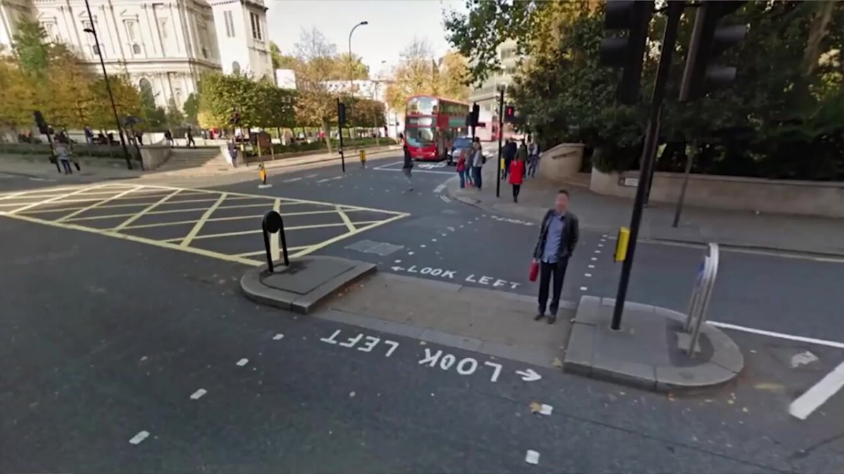 Островок безопасности шоссе Энтузиастов