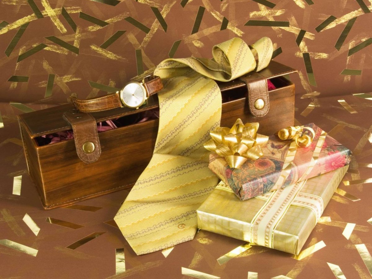 Открытка с днём рождения чёрно белая