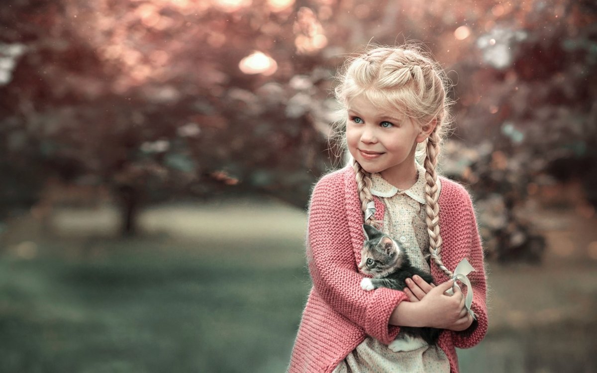 Девочка блондинка